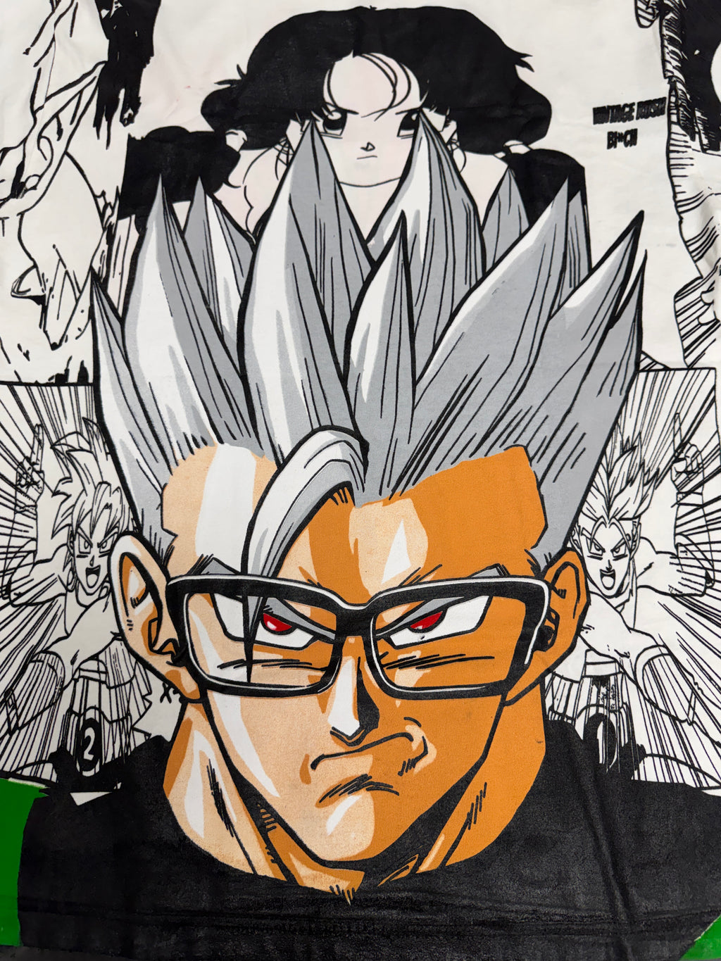 White - Gohan mega print pink)