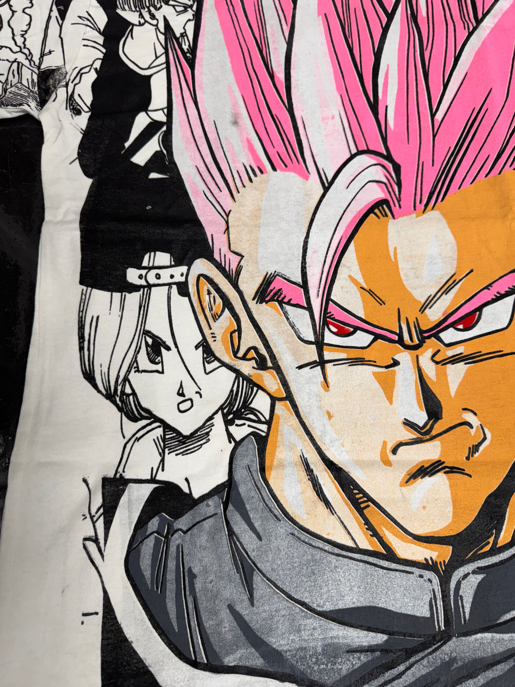 White - Gohan mega print pink)